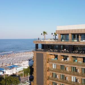 The Promenade Luxury Wellness Hotel - Hotel Overview and Location