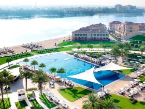 The Ritz-Carlton Abu Dhabi, Grand Canal - Captivating Location