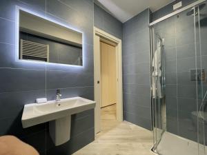 The Rocks Luxury Residence Hotel - Hotel Overview and Location