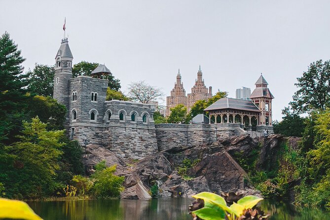 The Smurfs Filming Locations Tour in New York With Private Guide