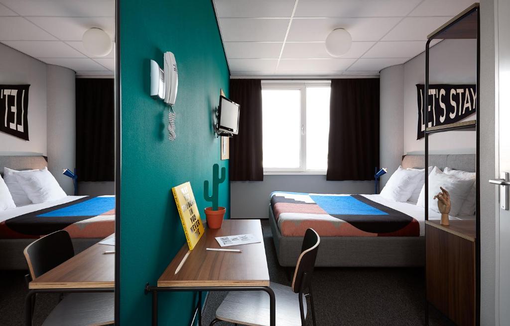 The Social Hub Amsterdam West - Hotel Overview and Location