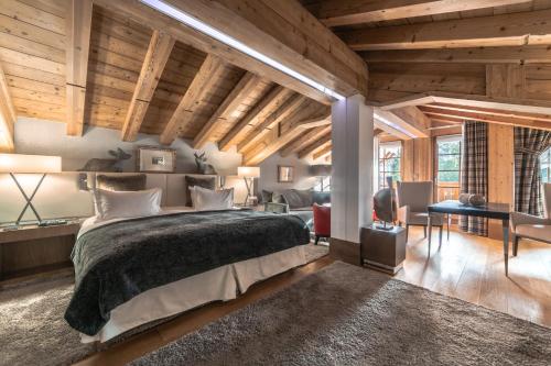 The Strato - Hotel Overview