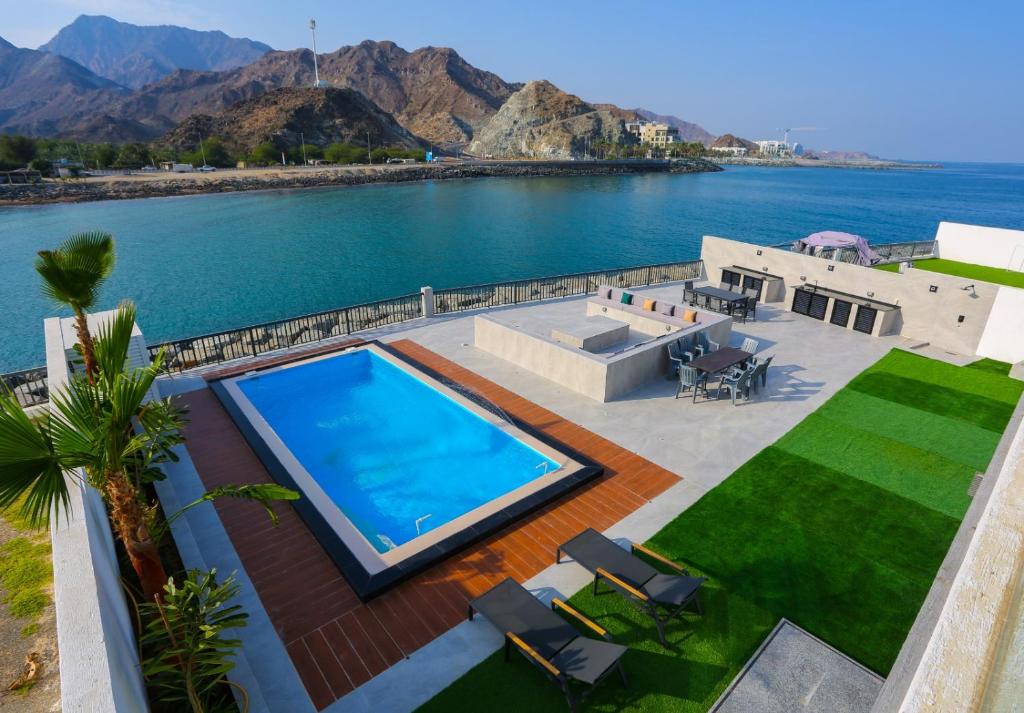 The Wave Villa 5 BR – Al Dana Island Fujairah Review