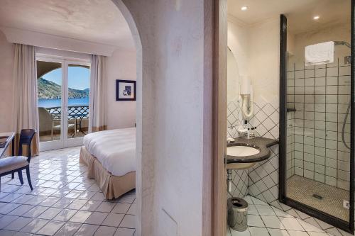 Therasia Resort Sea and SPA - The Leading Hotels of the World - Overview of Therasia Resort