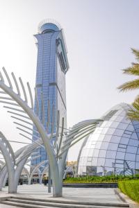 Ultra Luxury Palm Tower With Shared 5 Star Hotel Facilities - Property Location and Surrounding Area