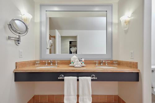 Universals Loews Portofino Bay Hotel - Hotel Overview