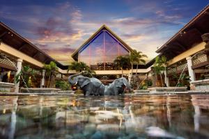 Universals Loews Royal Pacific Resort - Location and Proximity