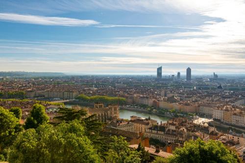 Villa Maia - Location and Nearby Attractions