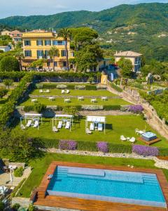 Villa Riviera Resort - Hotel Overview and Location