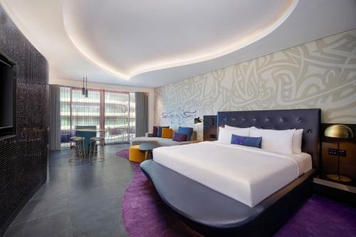 W Dubai - The Palm - Hotel Overview and Location