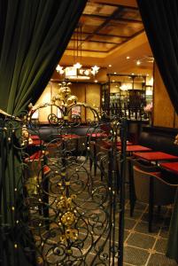 Washington Square Hotel - Hotel Overview and Location