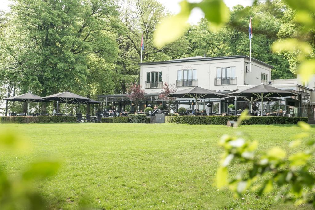 Wolf Mountain Hotel Restaurant Review