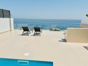4BR Sea View Luxury Villa - Accommodation