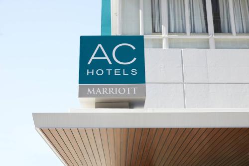 AC Hotel by Marriott Beverly Hills - Accommodation and Room Types