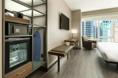 AC Hotel by Marriott New York Times Square - Guest Ratings and Reviews