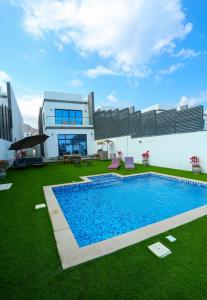 Al Bandar Luxury Villa With 5BR With Private Pool - Al Dana Island Fujairah - Guest Ratings and Reviews