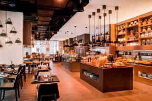 Al Maha Arjaan by Rotana - Dining and Culinary Delights