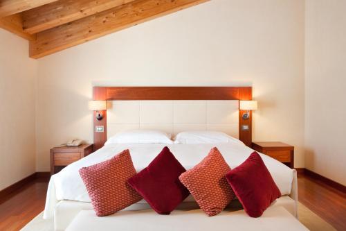 Al Tezzon Hotel - Location Details