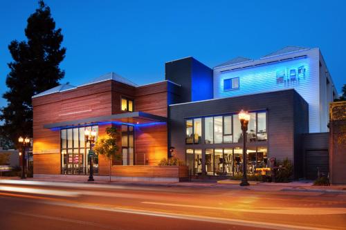 Aloft Sunnyvale - Accommodations and Room Types