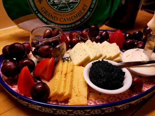 American River Inn - Room Types and Amenities