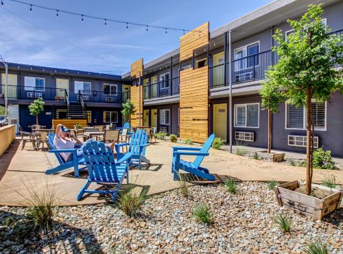 Americana Modern Hotel - Guest Ratings and Feedback