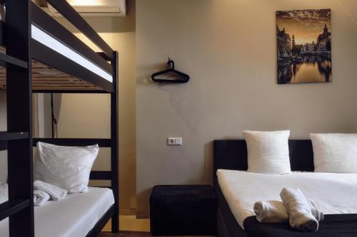 AmsterHome Hotel - Accommodation and Amenities