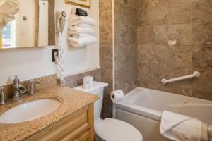 Andril Fireplace Cottages - Cozy Cottage Accommodations