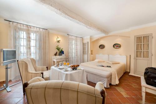 Bastide Saint Antoine - Relais & Châteaux - Accommodations and Amenities