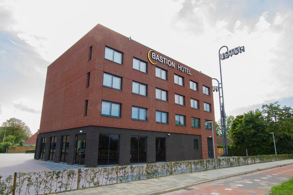 Bastion Hotel Leeuwarden - Amenities and Services