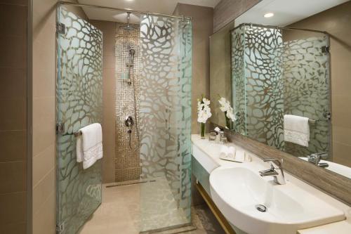 Beach Rotana Residences - Location and Nearby Attractions