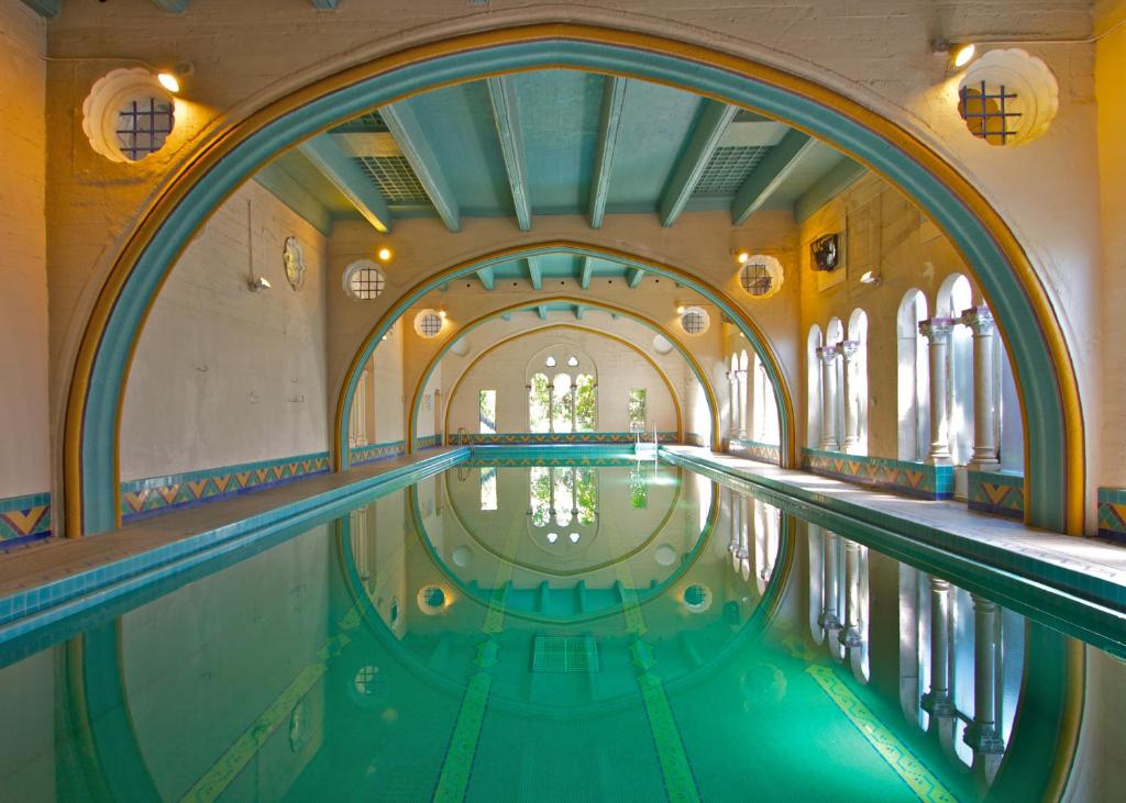 Berkeley City Club Hotel - Accommodation Details