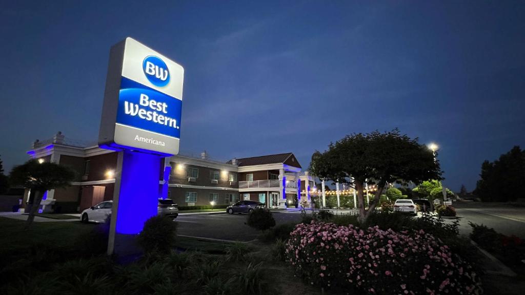 Best Western Americana Review