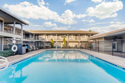 Best Western Cordelia Inn - Room Types and Amenities