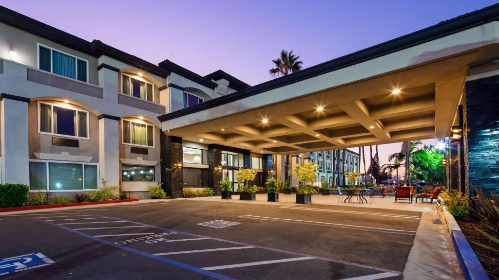 Best Western Plus - Anaheim Orange County Hotel - Facilities and Amenities
