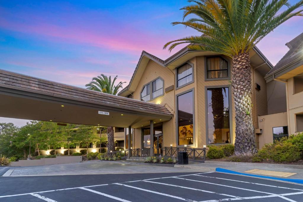 Best Western Plus Novato Oaks Inn Review