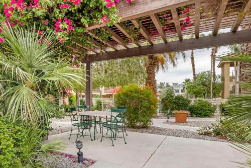 Best Western Plus Palm Desert Resort - Accommodation Details