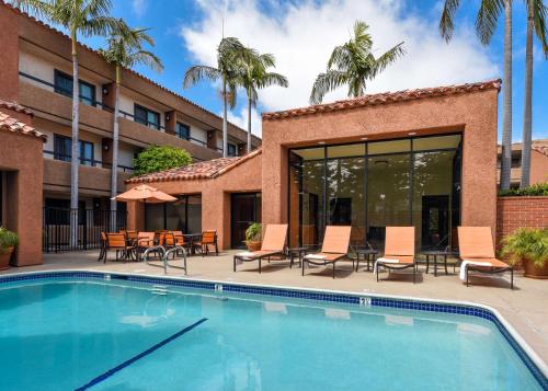 Best Western Plus Redondo Beach Inn - Location and Accessibility