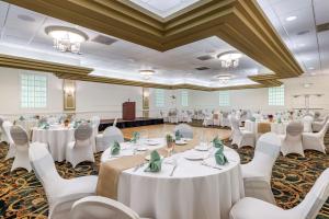 Best Western Plus Thousand Oaks Inn - Guest Room Options