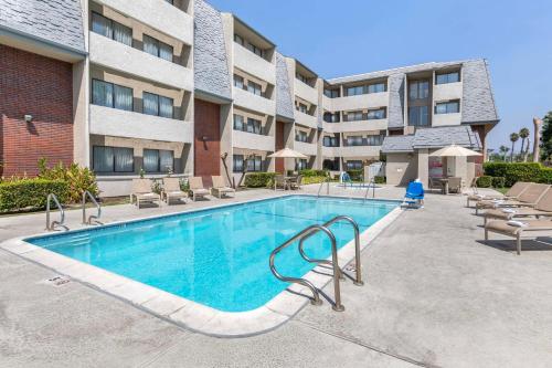 Best Western Plus West Covina Inn - Amenities and Facilities