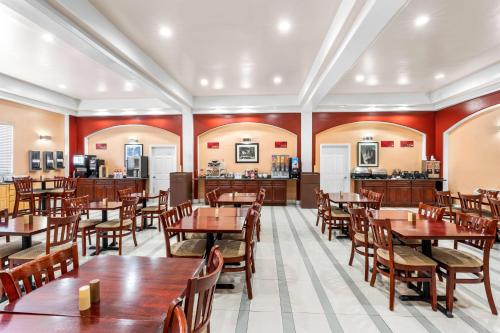 Best Western Plus Yosemite Way Station - Amenities and Recreational Facilities