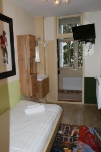Bicycle Hotel Amsterdam - Room Types and Features
