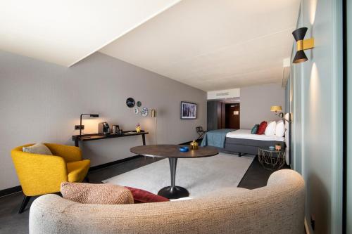 Bilderberg Hotel De Keizerskroon - Accommodations and Amenities