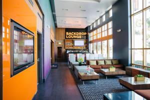 BLVD Hotel & Studios- Walking Distance to Universal Studios Hollywood - Comfortable Accommodations Available