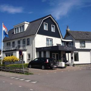 Boutique Hotel De Zwaluw - Facilities and Amenities