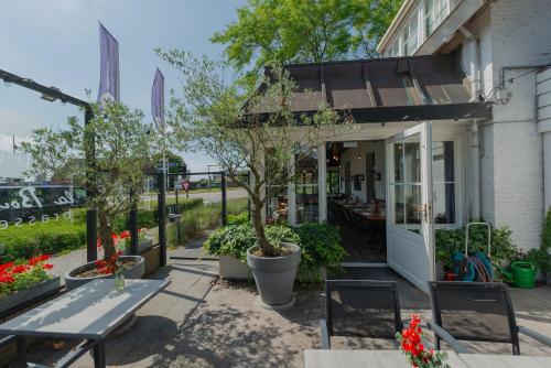 Boutique Hotel Herbergh Amsterdam Airport FREE PARKING - Accommodation and Amenities