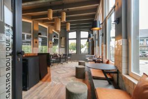 Boutique Hotel Hippe Hendrik - Location and Surroundings