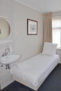 Budget Hotel Koogerend - Amenities and Services