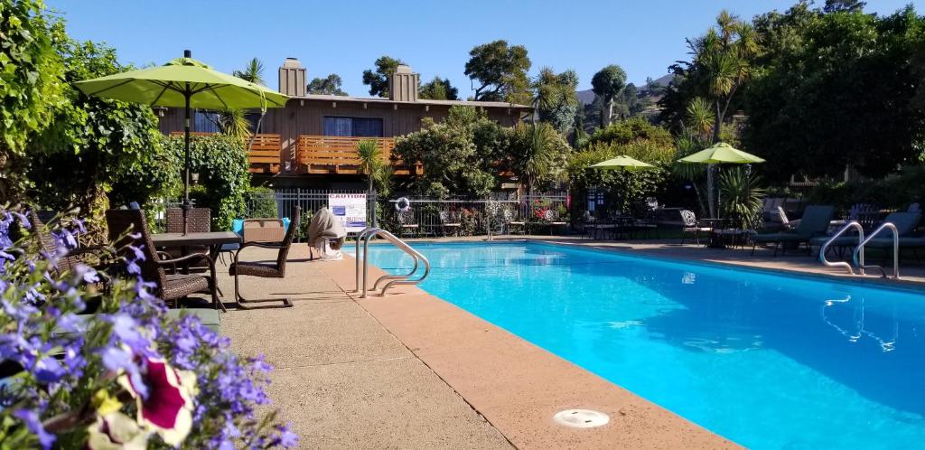 Carmel Valley Lodge - Room Types