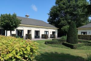 Castle De Vanenburg - Facilities and Amenities