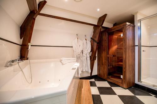 Castle De Wittenburg - Facilities and Amenities